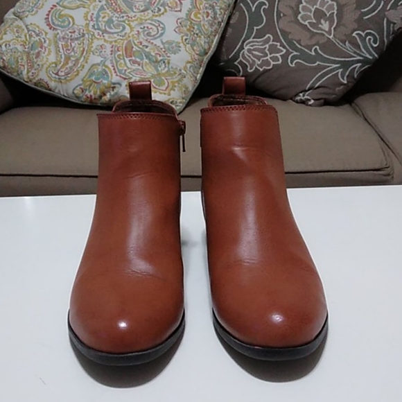 Comfortable ankle boots with memory foam footbed - Picture 4 of 12